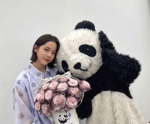 周雨彤八卦爆料最新,揭秘娱乐圈新晋女神的甜蜜生活